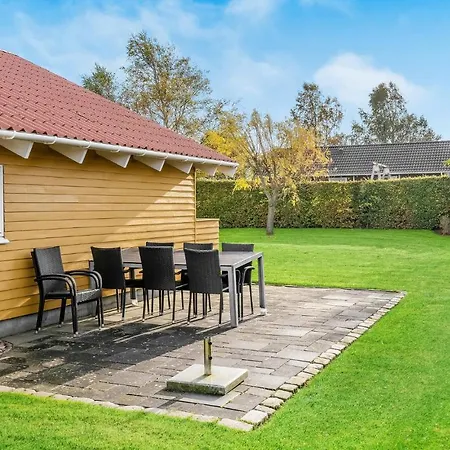 Stunning In With 4 Bedrooms And Sauna *