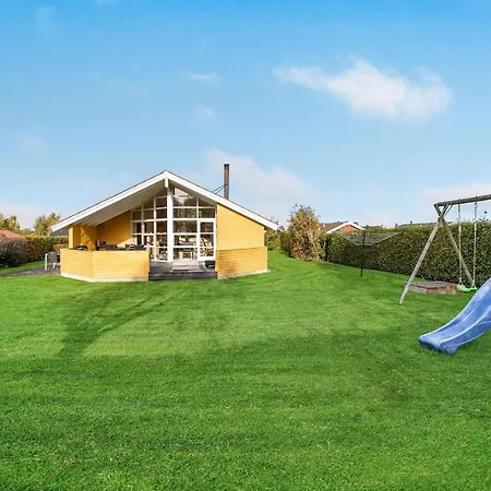 Stunning In With 4 Bedrooms And Sauna 度假居