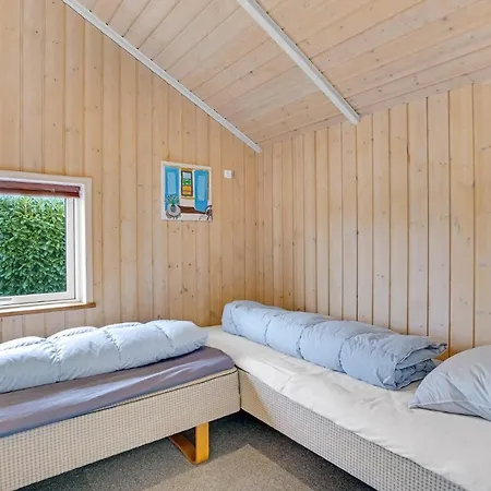 Tatil Evi Stunning In With 4 Bedrooms And Sauna Haderslev