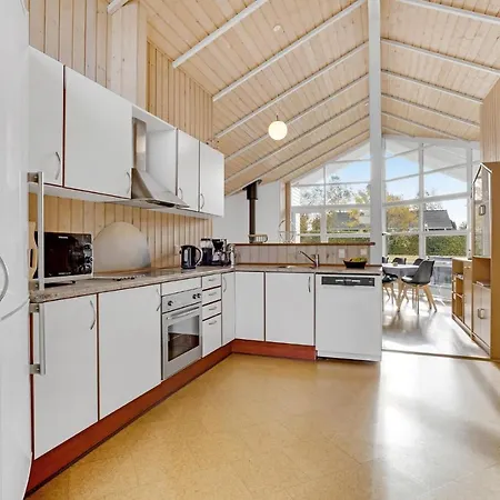 Stunning In With 4 Bedrooms And Sauna Tatil Evi Haderslev