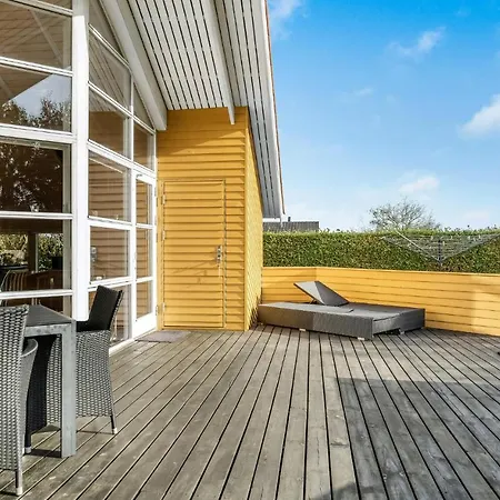 度假居 Stunning In With 4 Bedrooms And Sauna